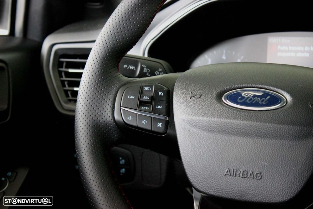 Ford Focus 1.0 EcoBoost MHEV ST-Line - 16