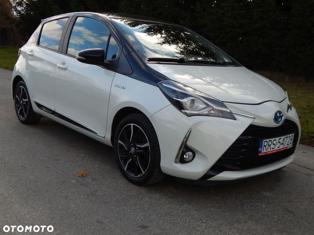 Toyota Yaris Hybrid 100 Premium - 7