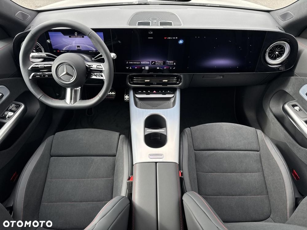 Mercedes-Benz CLA - 16