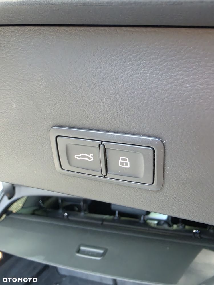 Audi A6 Avant 2.0 TDI Ultra S tronic - 24