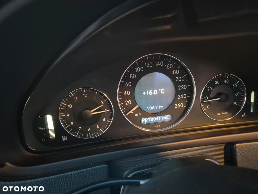 Mercedes-Benz CLK - 16