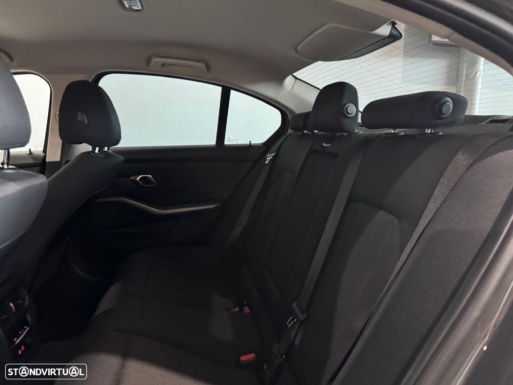 BMW 320 d Auto - 37