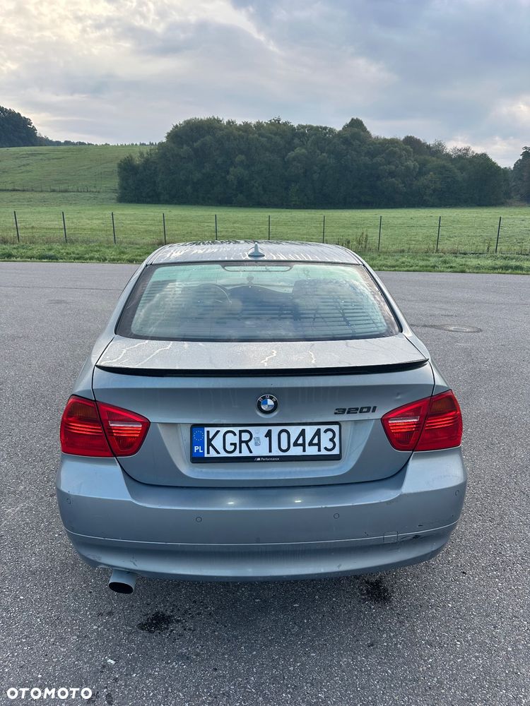 BMW Seria 3 320i - 9