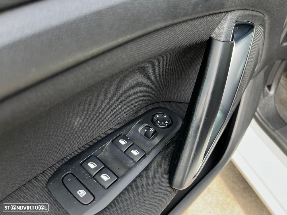 Peugeot 308 SW 1.2 PureTech Allure - 15