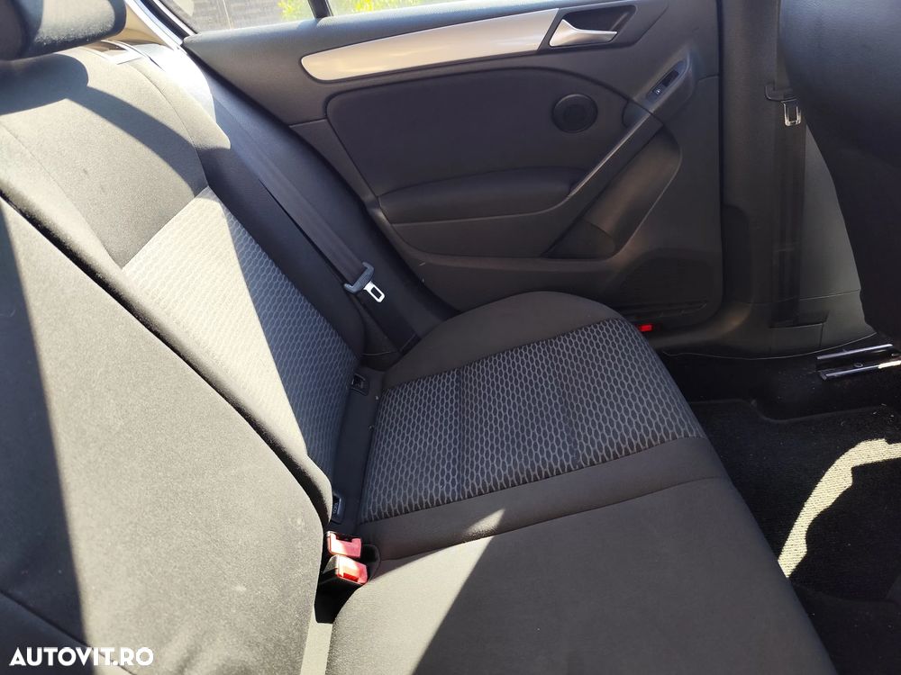 Volkswagen Golf - 12