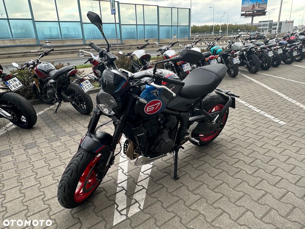 Triumph Trident - 7