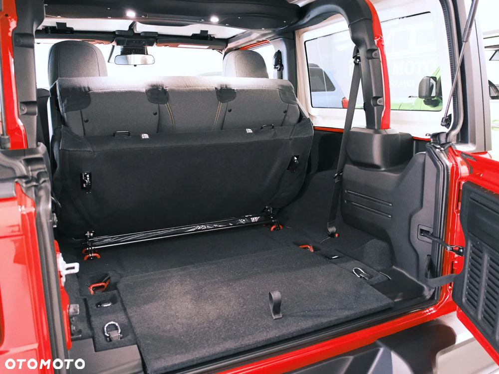 Jeep Wrangler - 30