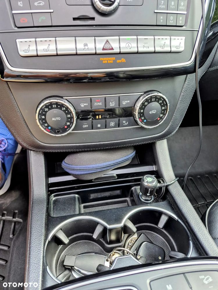 Mercedes-Benz GLE - 12