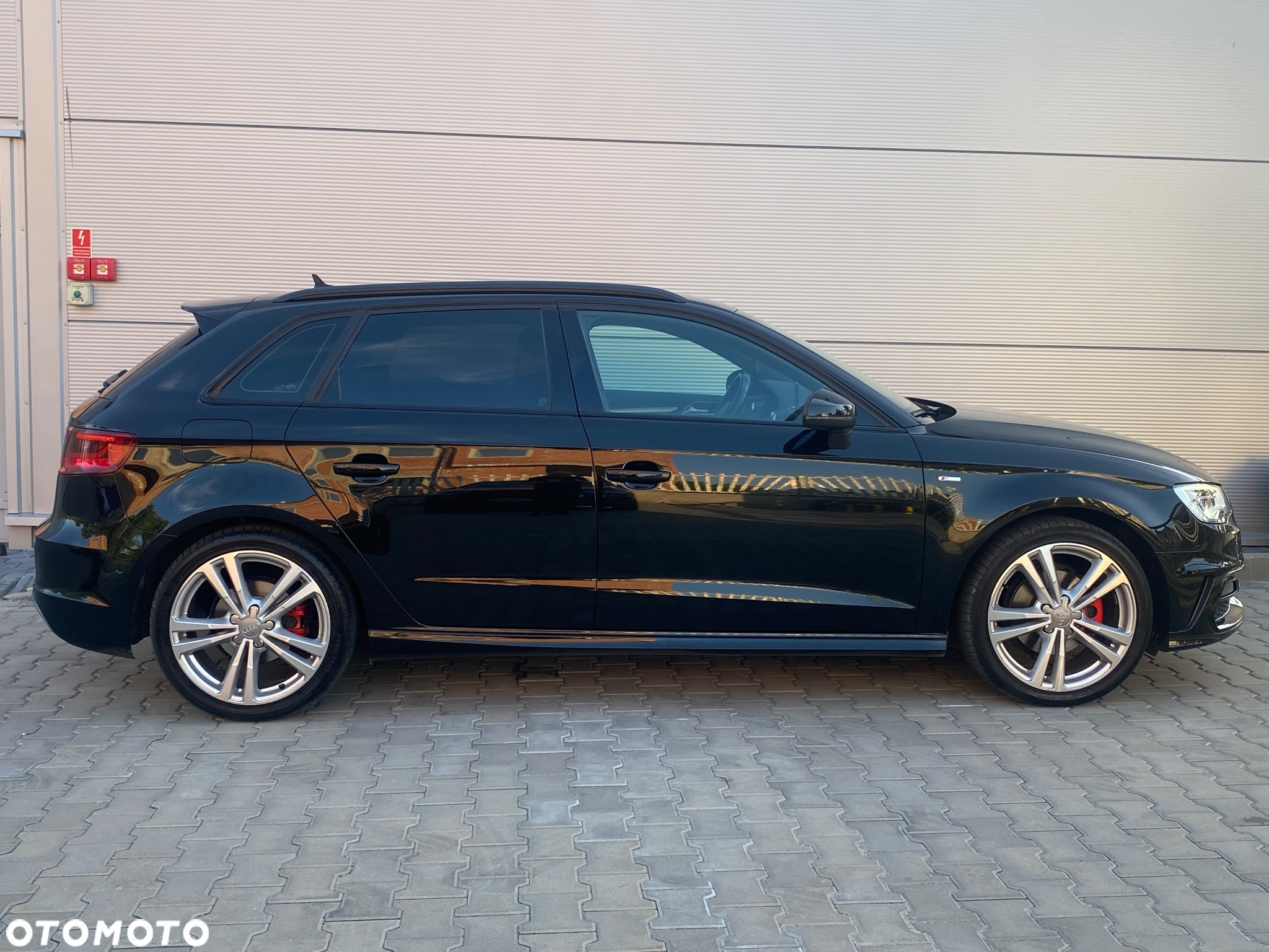 Audi A3 1.4 TFSI Sportback S line Sportpaket - 4