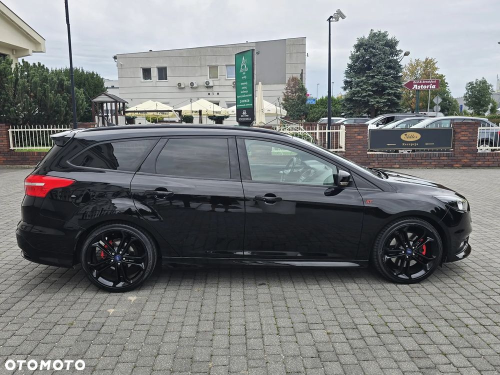 Ford Focus 2.0 EcoBoost ST mit Leder-Exclusiv-Paket - 6