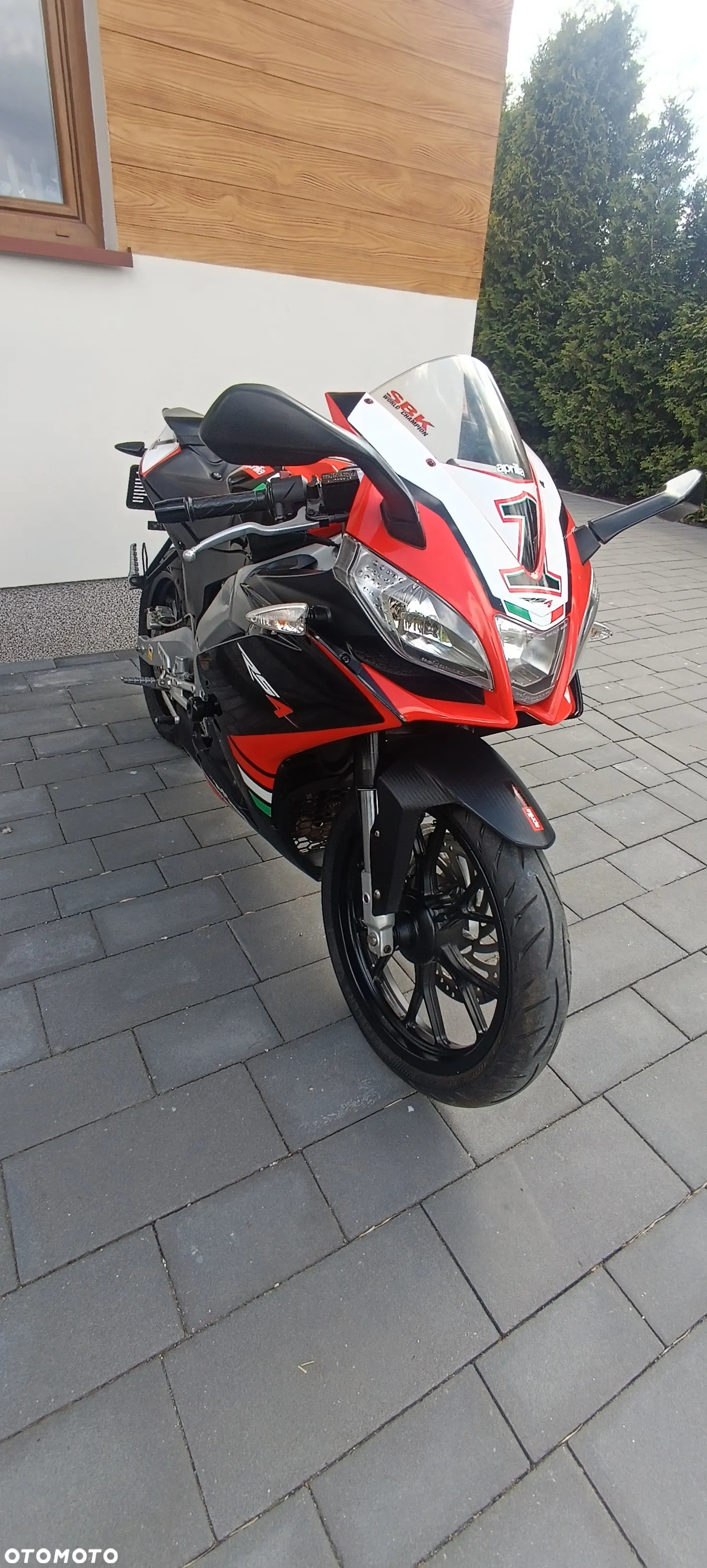 Aprilia RS - 9