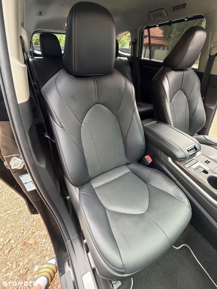 Toyota Highlander 2.5 Hybrid Executive - 32