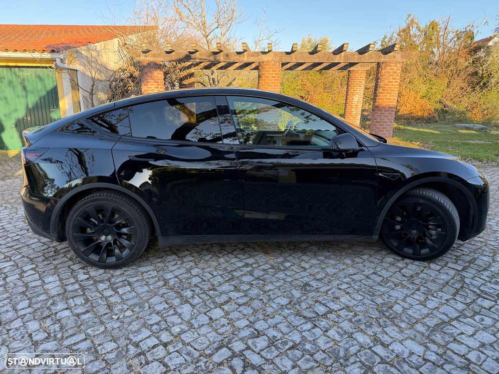 Tesla Model Y RWD - 8
