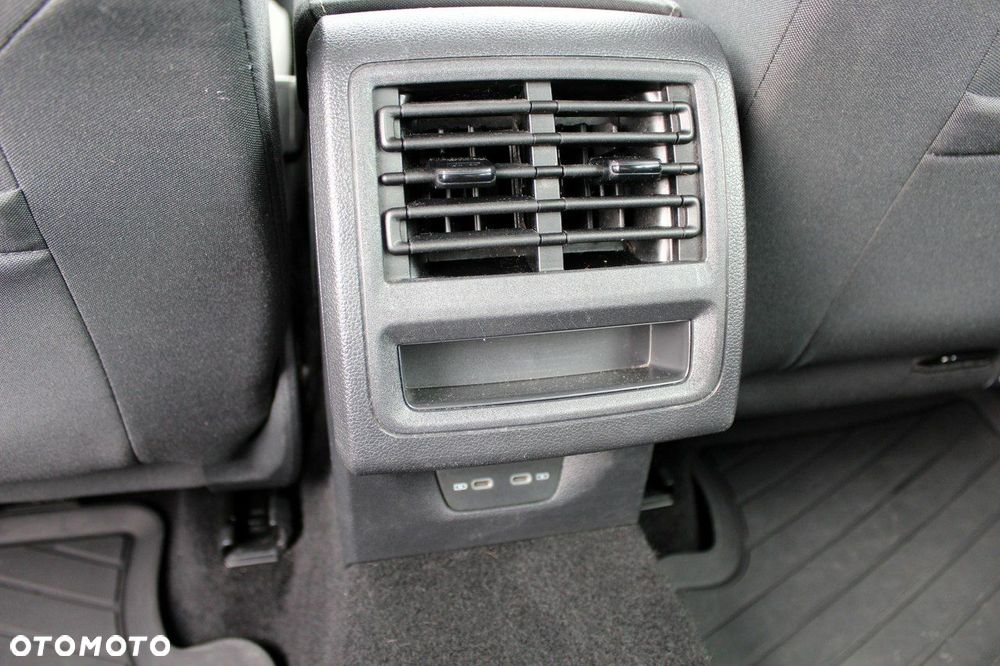 Volkswagen Golf - 16