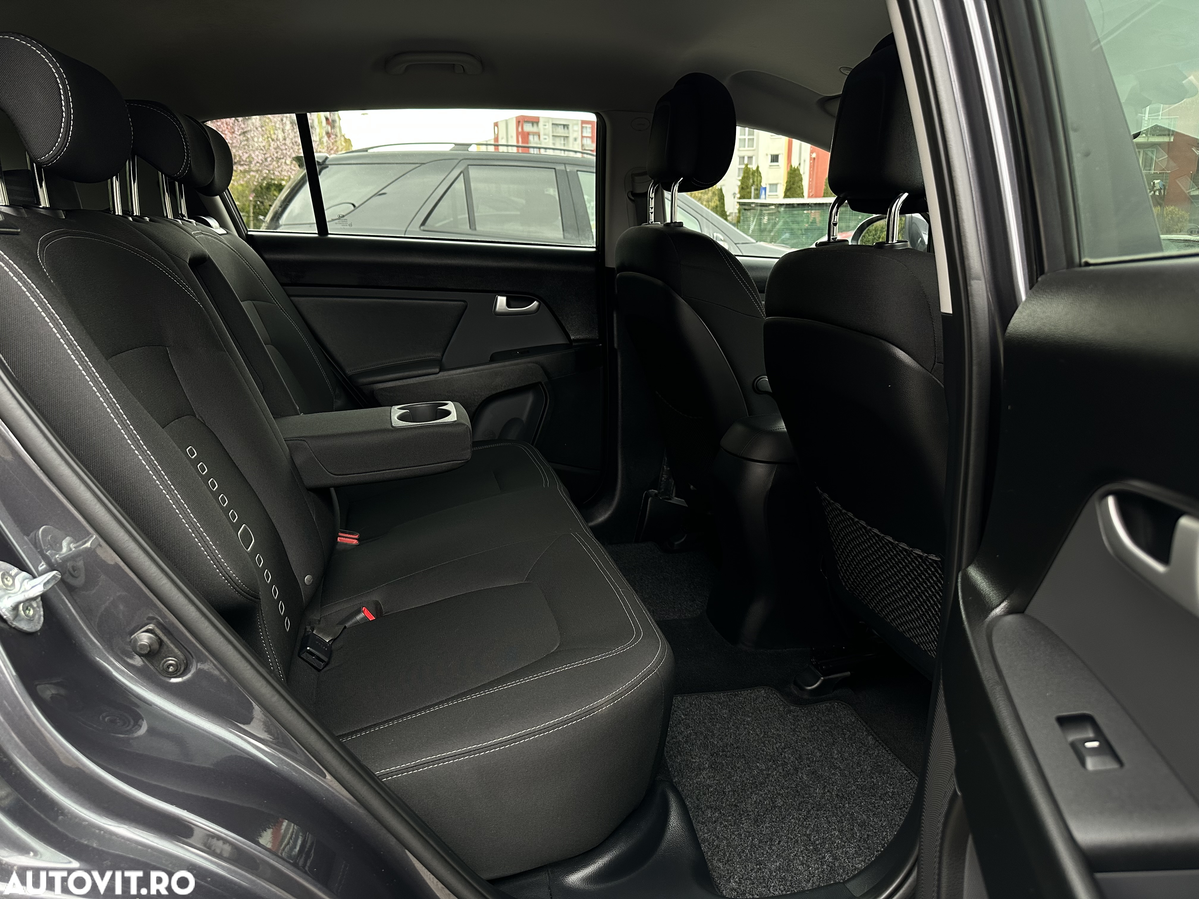Kia Sportage 1.6 GDI 2WD Dream-Team Edition - 29