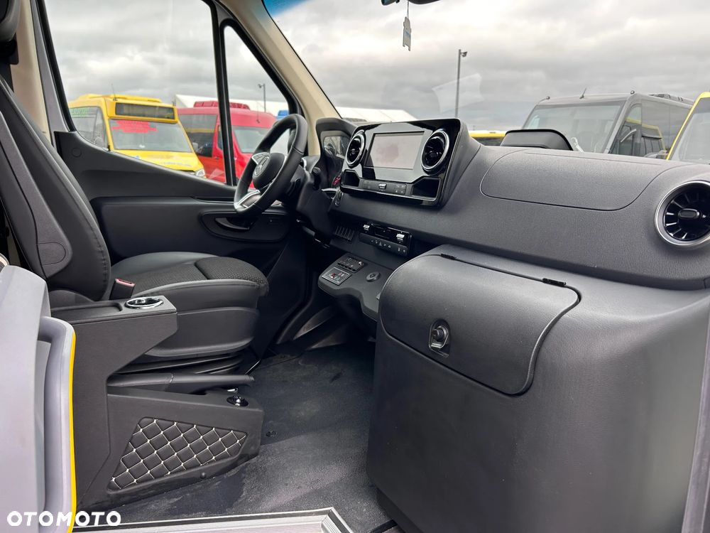 Mercedes-Benz Sprinter 519 - 15