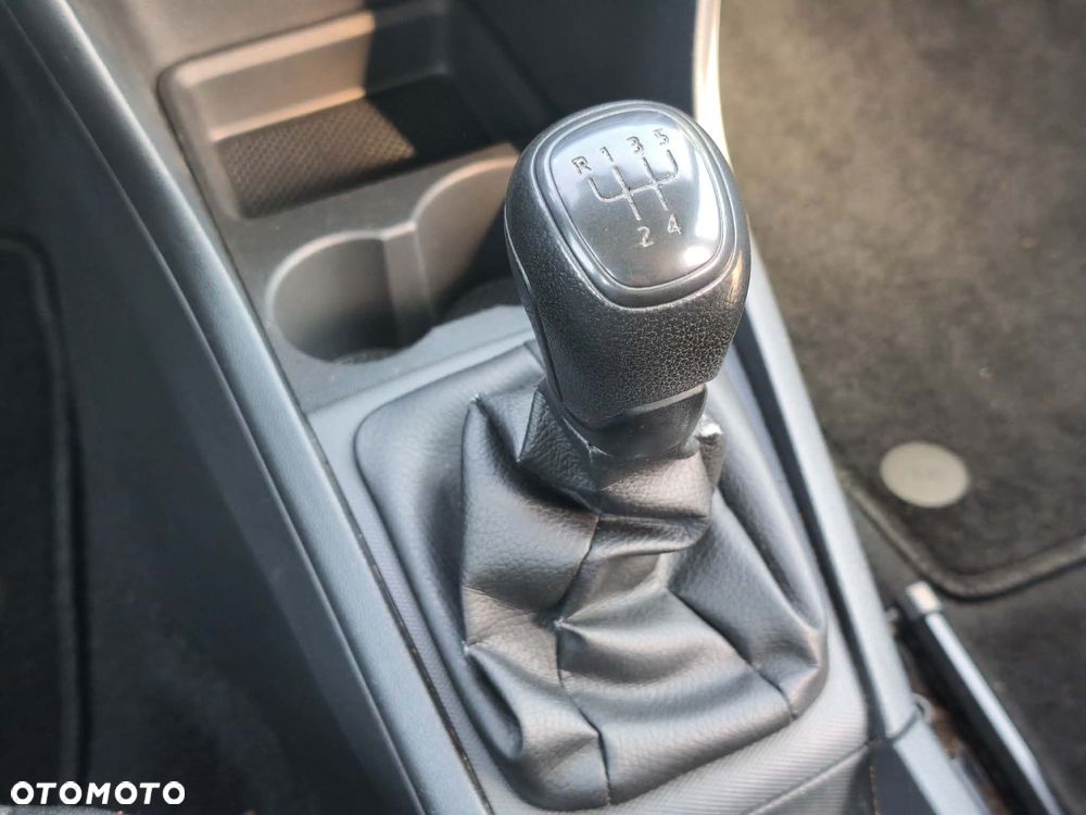 Skoda RAPID 1.6 TDI Cool Edition - 32