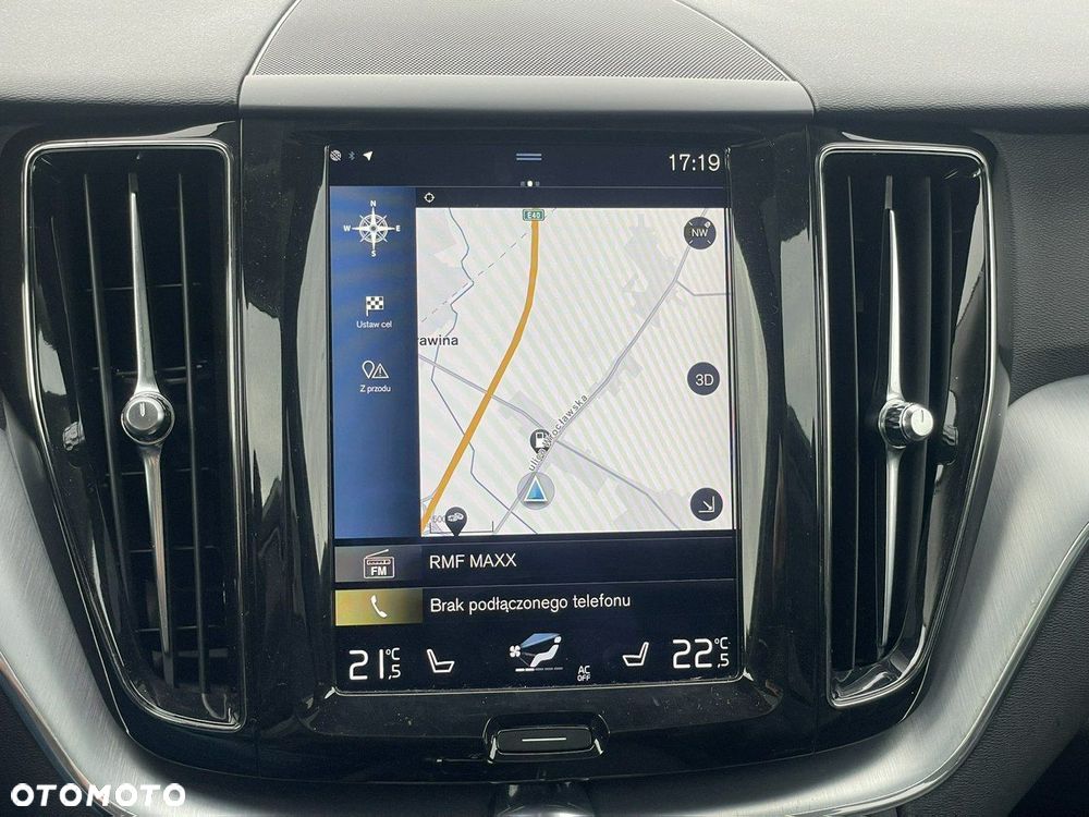 Volvo XC 60 T5 Momentum - 21