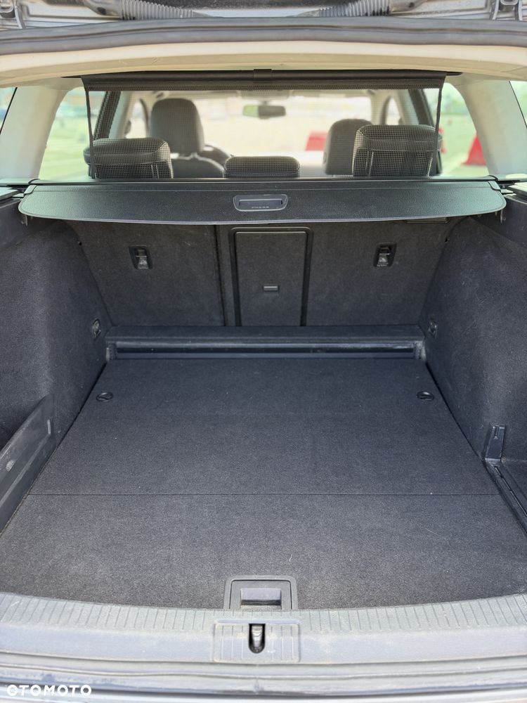 Volkswagen Golf Variant - 8