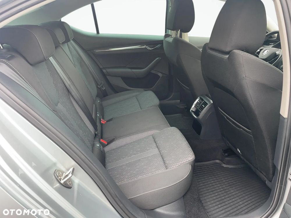 Skoda Octavia 2.0 TDI Style DSG - 16