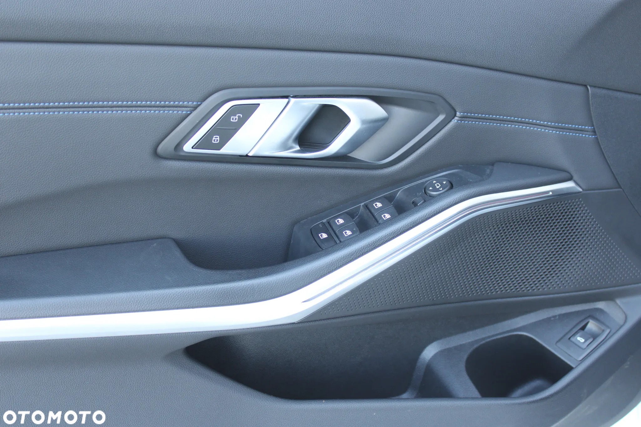 BMW Seria 3 330i xDrive M Sport sport - 12