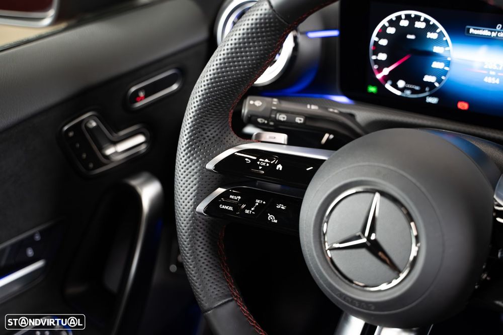 Mercedes-Benz A 250 e AMG Line - 26