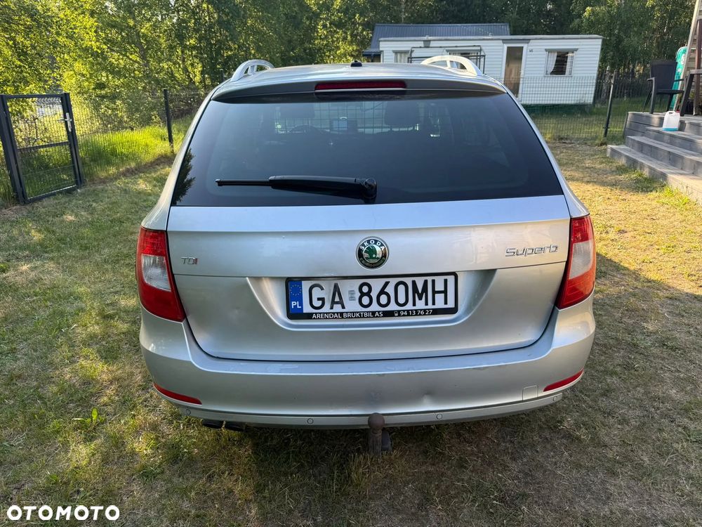 Skoda Superb 2.0 TDI PD Ambition - 17