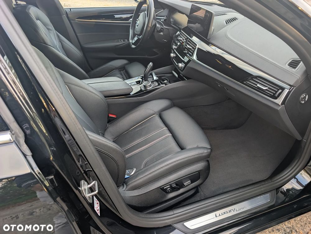 BMW Seria 5 530e Luxury Line - 25