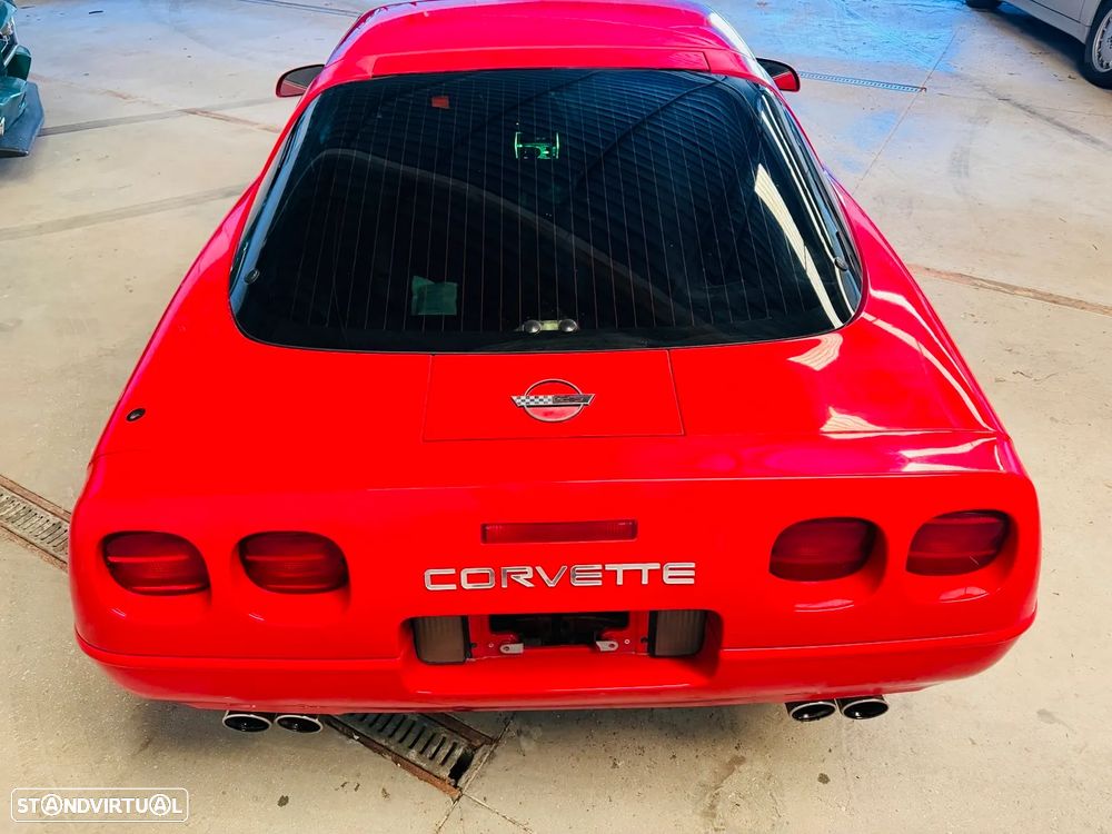 Chevrolet Corvette - 10