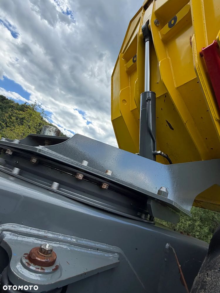 Wacker Neuson DW90 Wozidło 4x4 OBROTOWE.  9 ton ładowność z Pełną kabiną.  1799 mtg 2022 rok. Jak nowe z salonu PERKINS turbo silnik 4cylindry! Pochodzi z Norweskiego Gospodarstwa Ziemniaczanego! Pełne sterowanie dżojstik REWERS HYDROSTATIC. Ogrzewana wentylowana Kabina Opony zero zużycia. Aktualna DEKRA. Kamery wysokiej jakośći! Zero luzów i wycieków. Szybka wolna jazda. Wielka Okazja. Oświetlenie pełne Fabryczne. Hak. Podzespoły dosłownie Nowe! Lokalizacja NOWY SĄCZA - 33