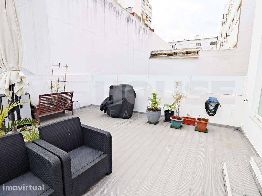 Apartamento T2 +1Centro BARREIRO com Terraço de 34m2 e Excelentes Á... - Grande imagem: 3/37