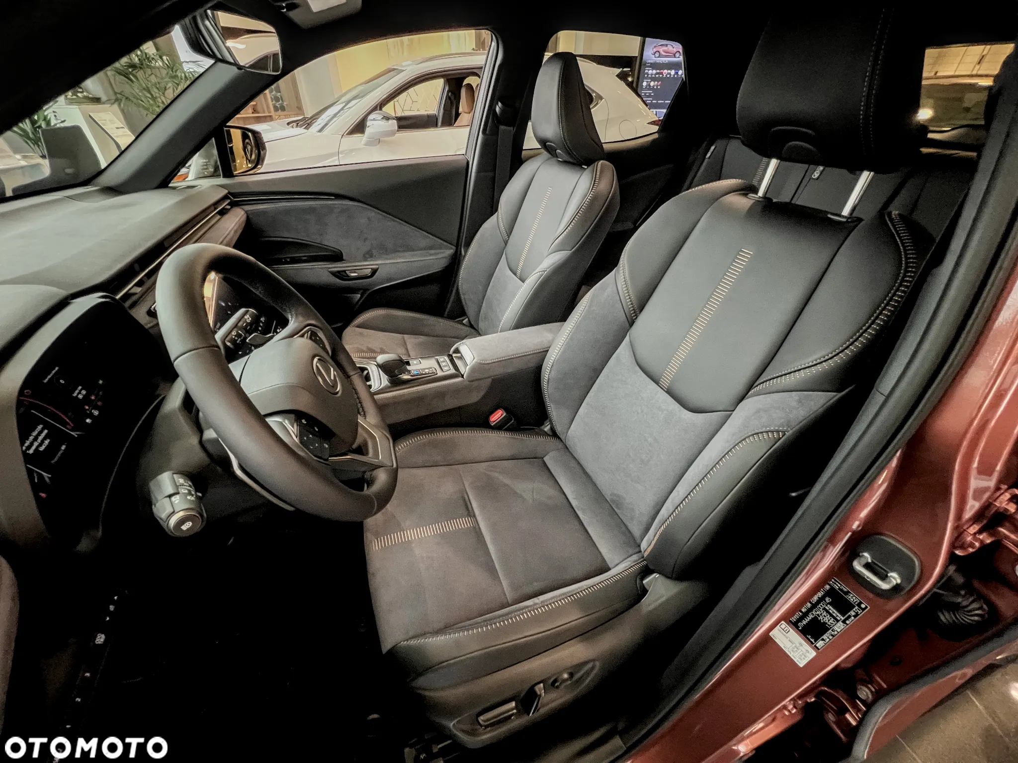 Lexus LBX - 12