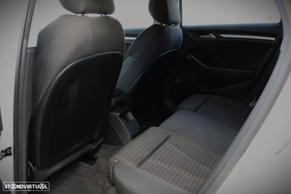 Audi A3 Limousine 1.6 TDI Business Line Attraction Ultra - 39