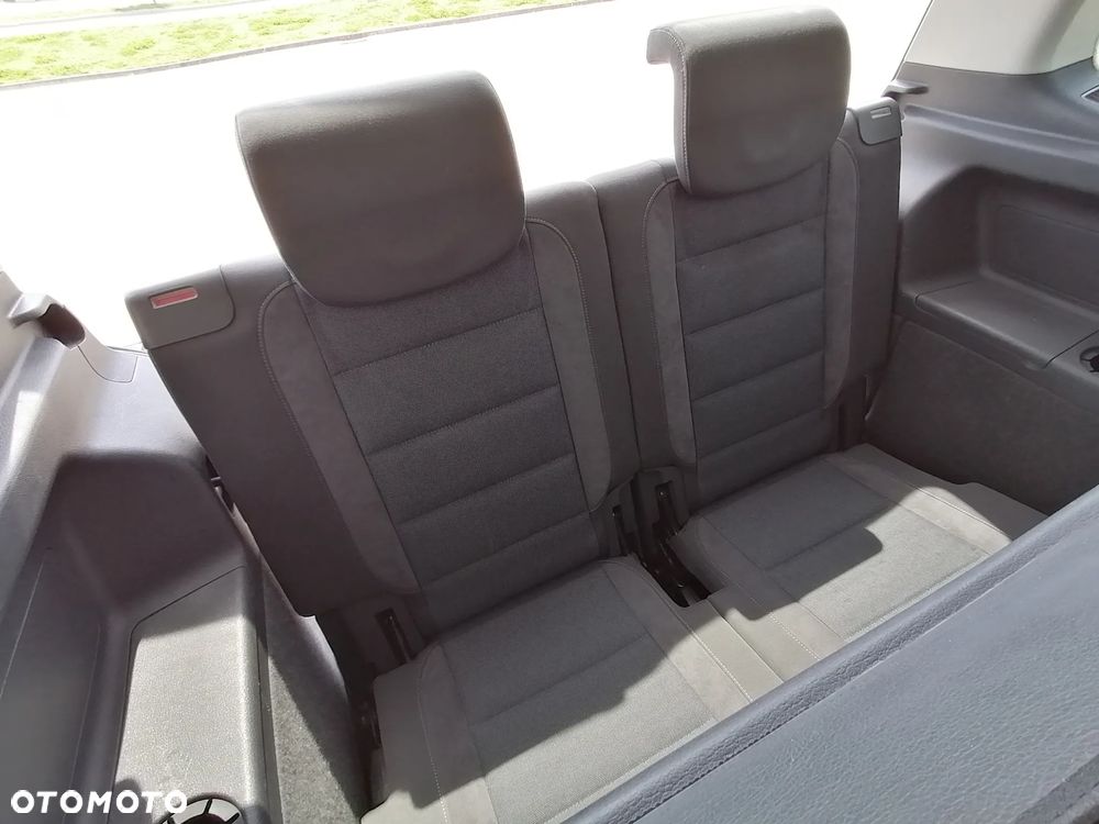 Volkswagen Touran 1.6 TDI DPF STYLE - 19