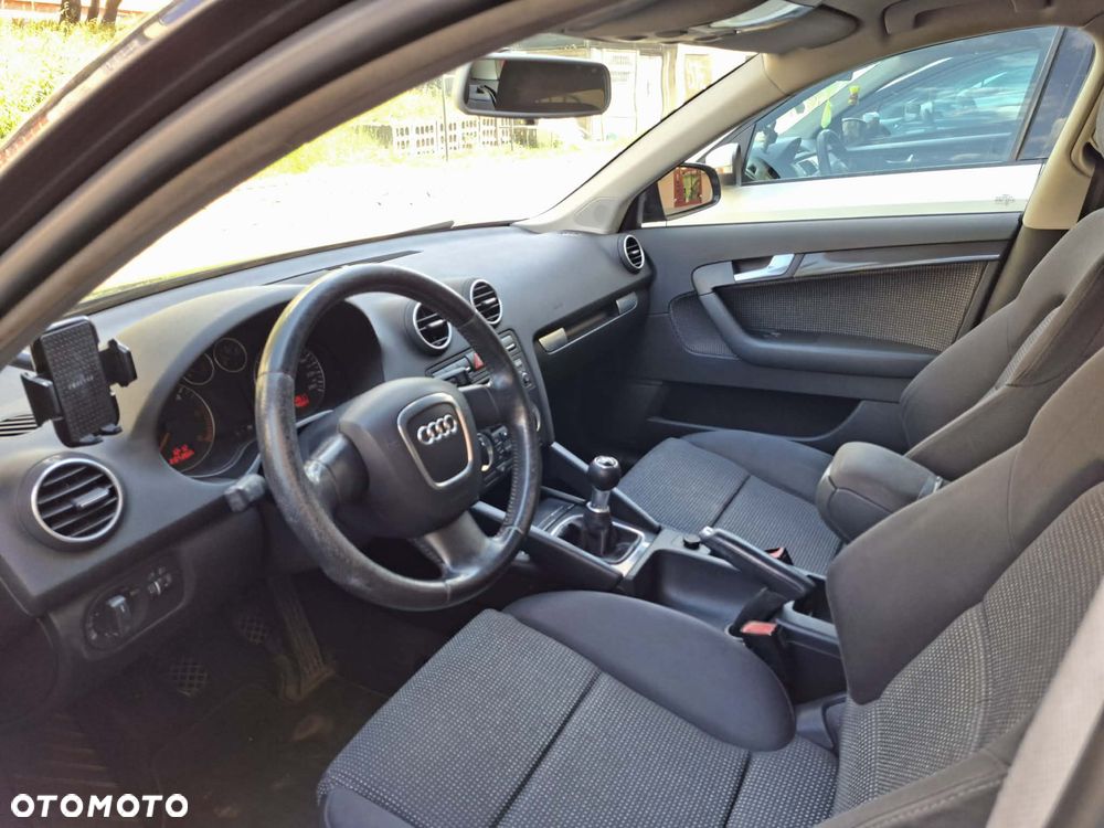 Audi A3 Sportback 2.0 TDI DPF Ambiente - 9