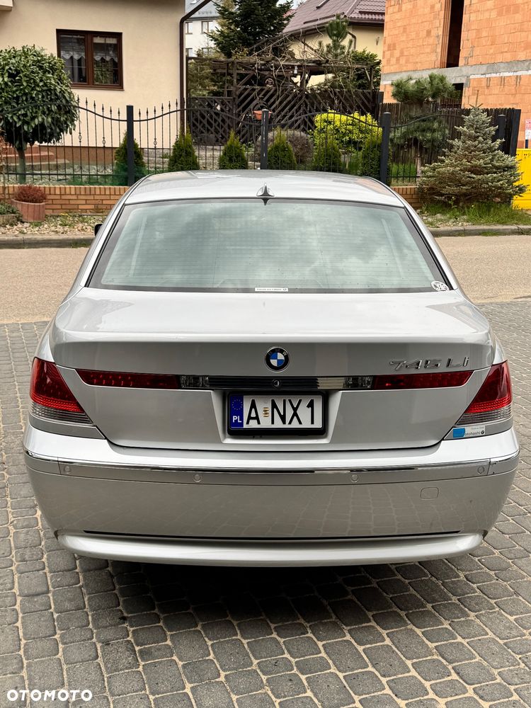BMW Seria 7 745Li - 38