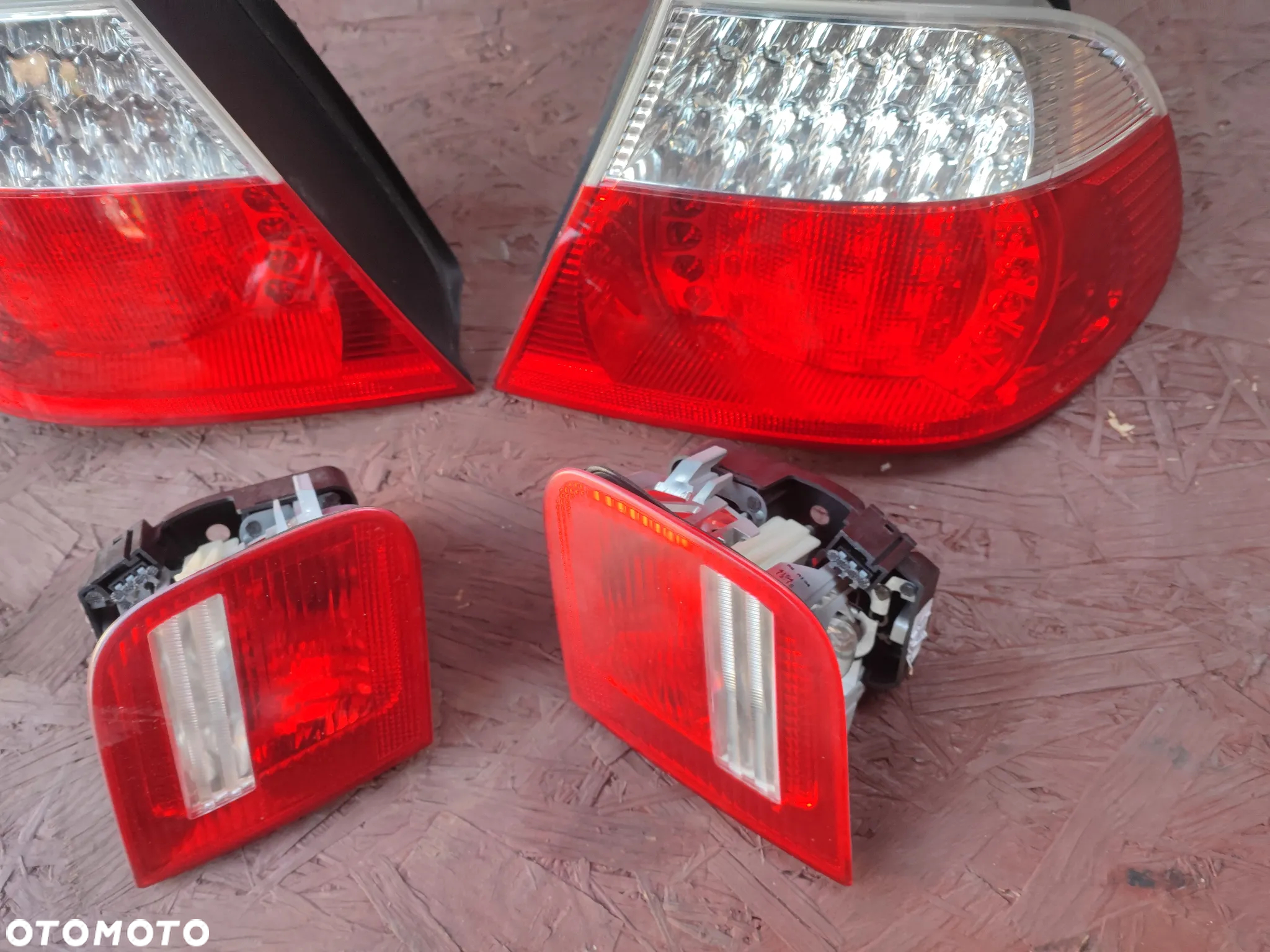 BMW E46 COUPE ORYGINALNE LAMPY TYŁ LED / DIODOWE POLIFT + KOSTKI + WKŁADY O NR. 63 21 6 920 699 / 63 21 6 920 700 OEM M-PAKIET ( BIAŁY KIERUNEK ) W BARDZO DOBRYM STANIE - 6