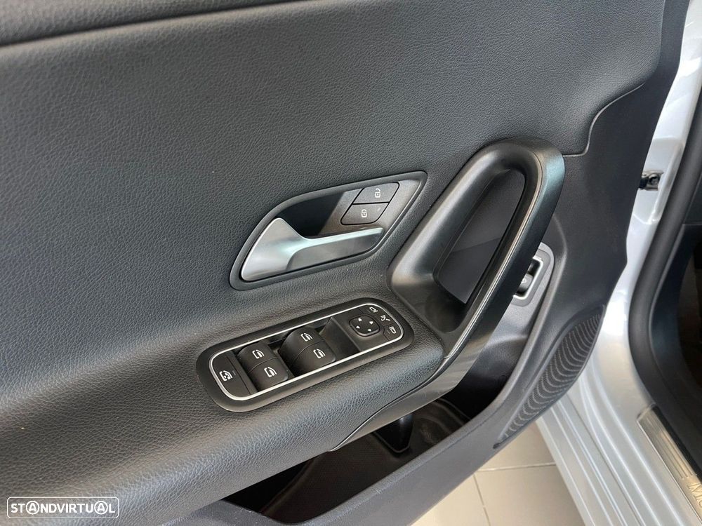 Mercedes-Benz CLA 180 d - 10