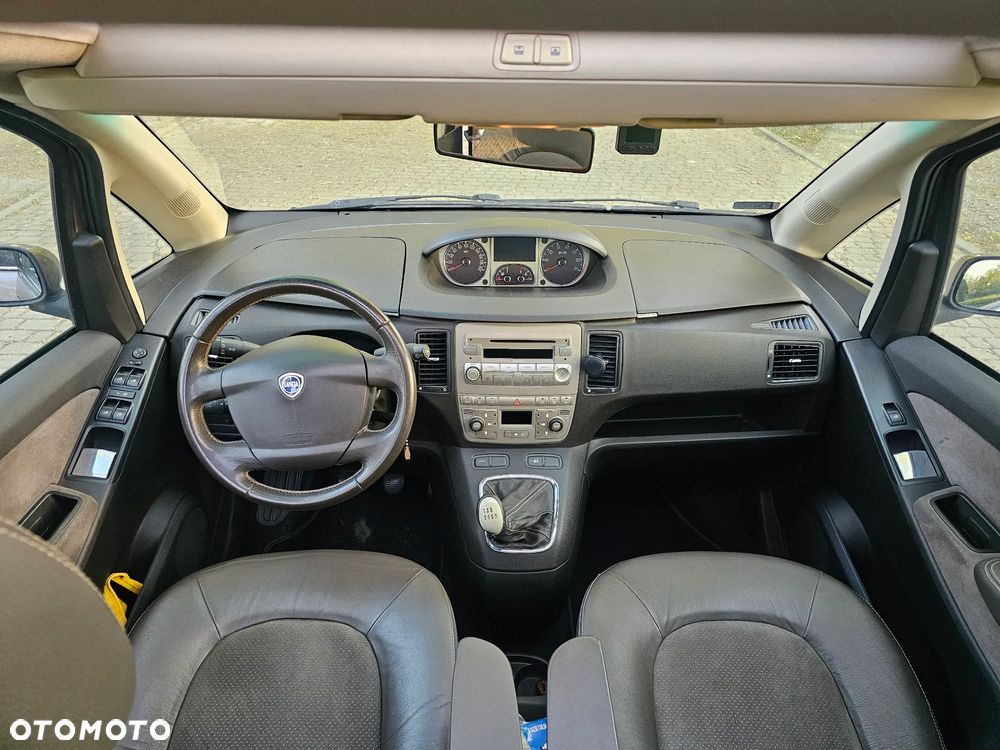 Lancia Musa 1.4 16v Platinum - 11