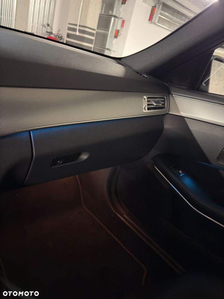 Mercedes-Benz Klasa E 220 BlueTEC 4-Matic Classic - 10