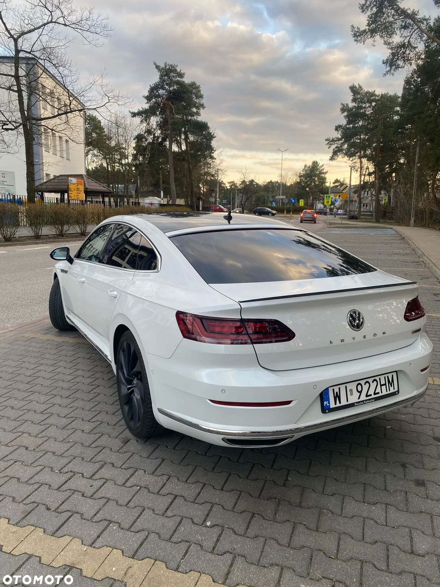 Volkswagen Arteon 2.0 TDI Bi-Turbo SCR 4Mot R-Line DSG - 3