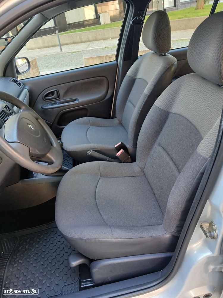 Renault Clio 1.2 16V Dynamique Luxe - 12