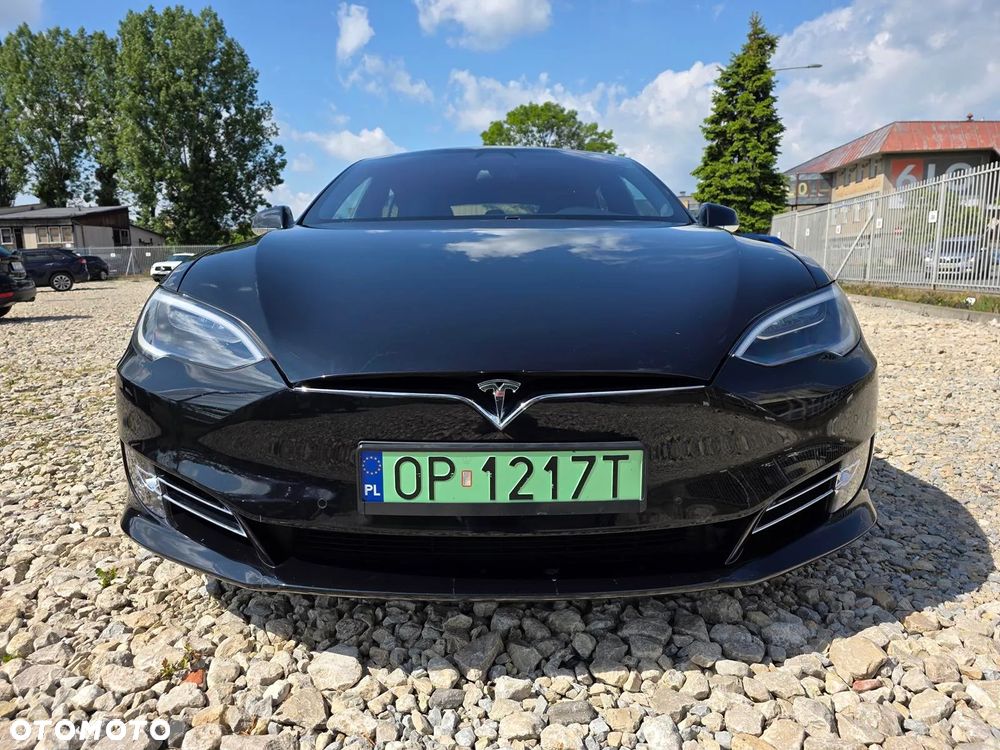 Tesla Model S - 6