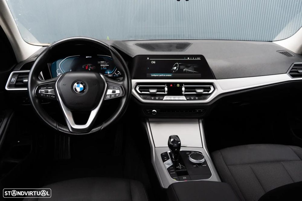BMW 330 e Line Luxury Auto - 11