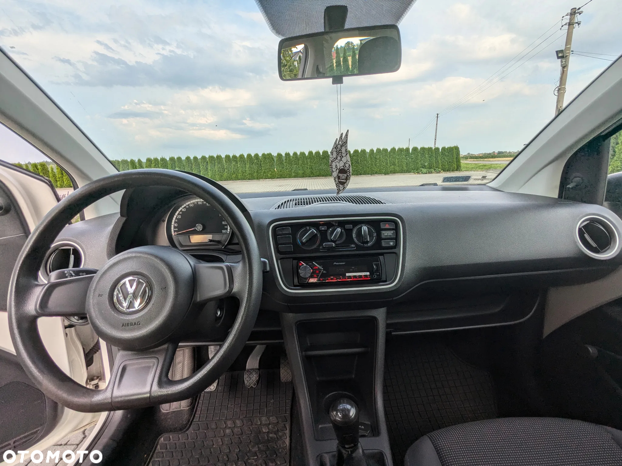 Volkswagen up! (BlueMotion Technology) move - 14