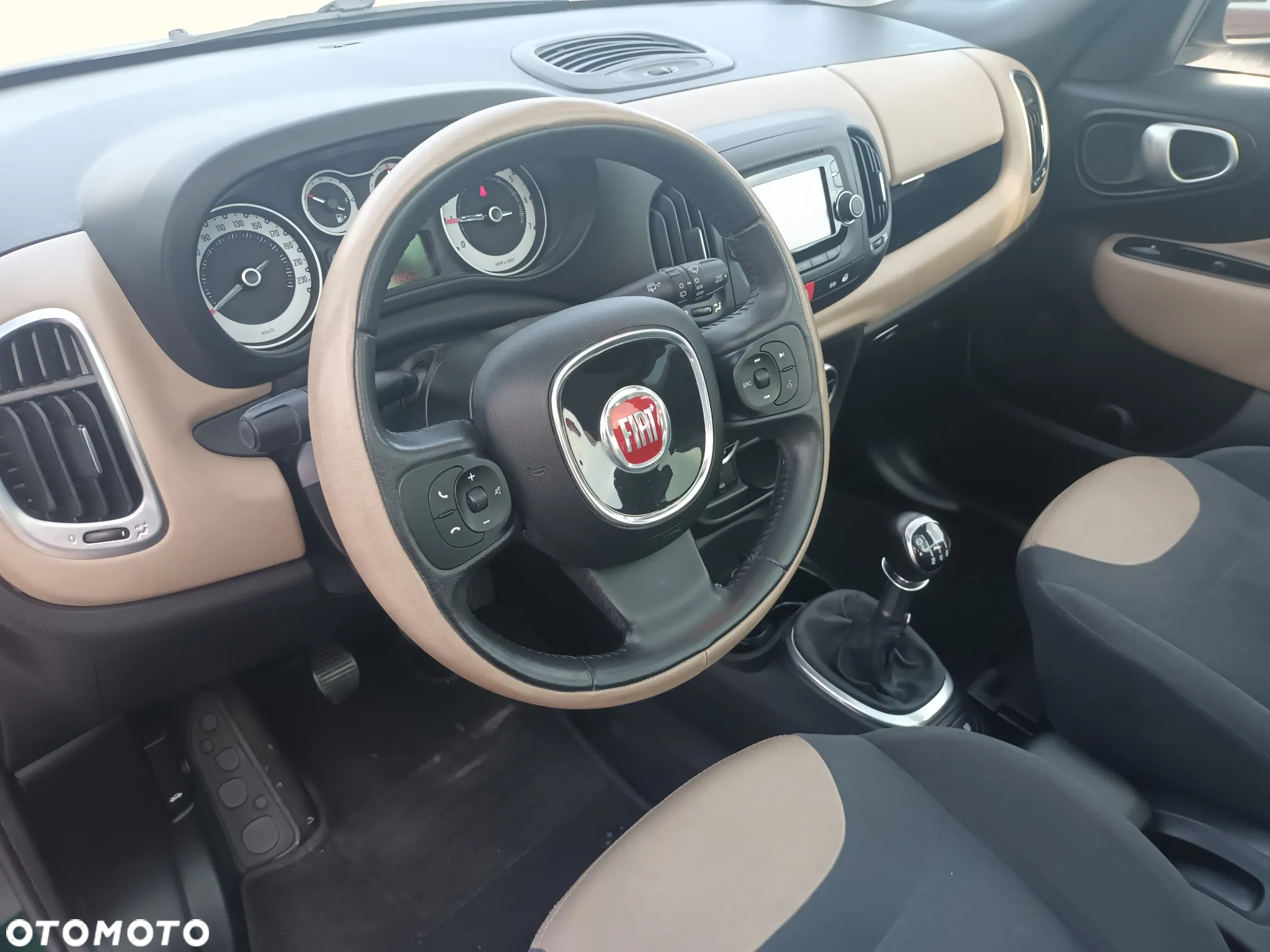 Fiat 500L 1.4 T-Jet 16V Lounge - 25