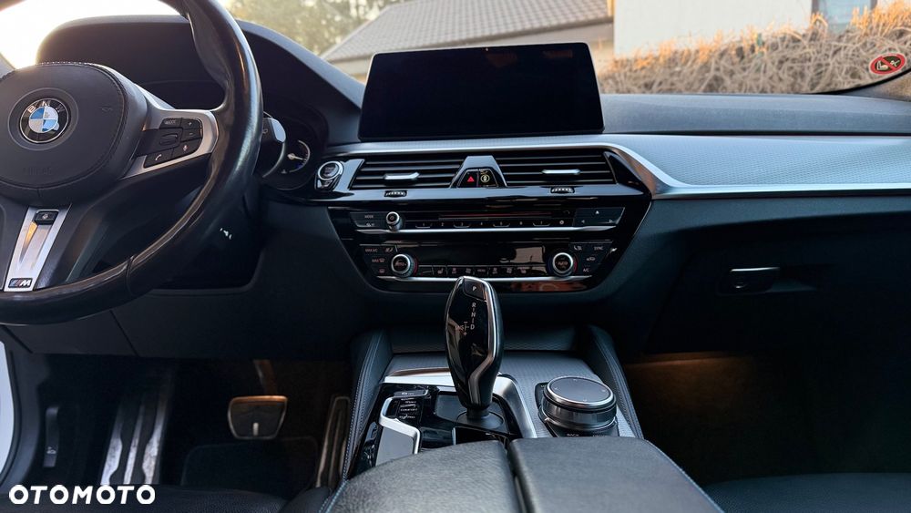 BMW Seria 5 520d xDrive Sport Line - 13