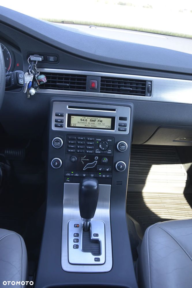 Volvo V70 2.4D Momentum - 18