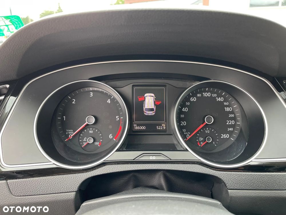 Volkswagen Passat - 9