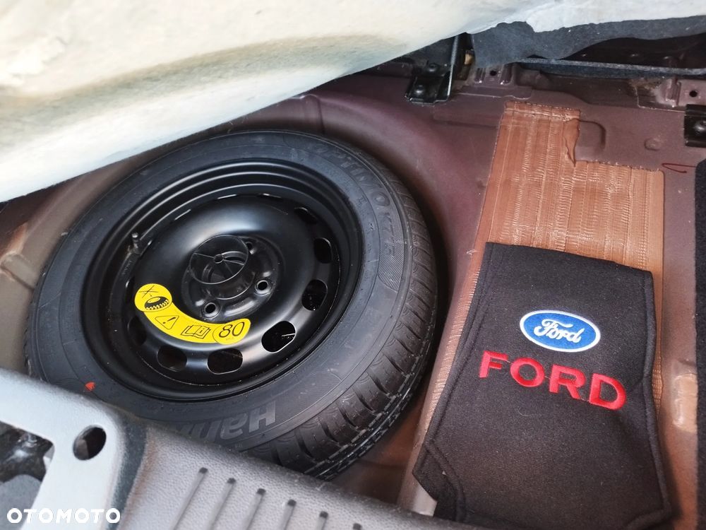 Ford Fiesta 1.4 Autom Trend - 26